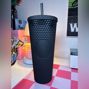 🖤 Starbucks Matte Black Studded Tumbler – Venti (24 oz)